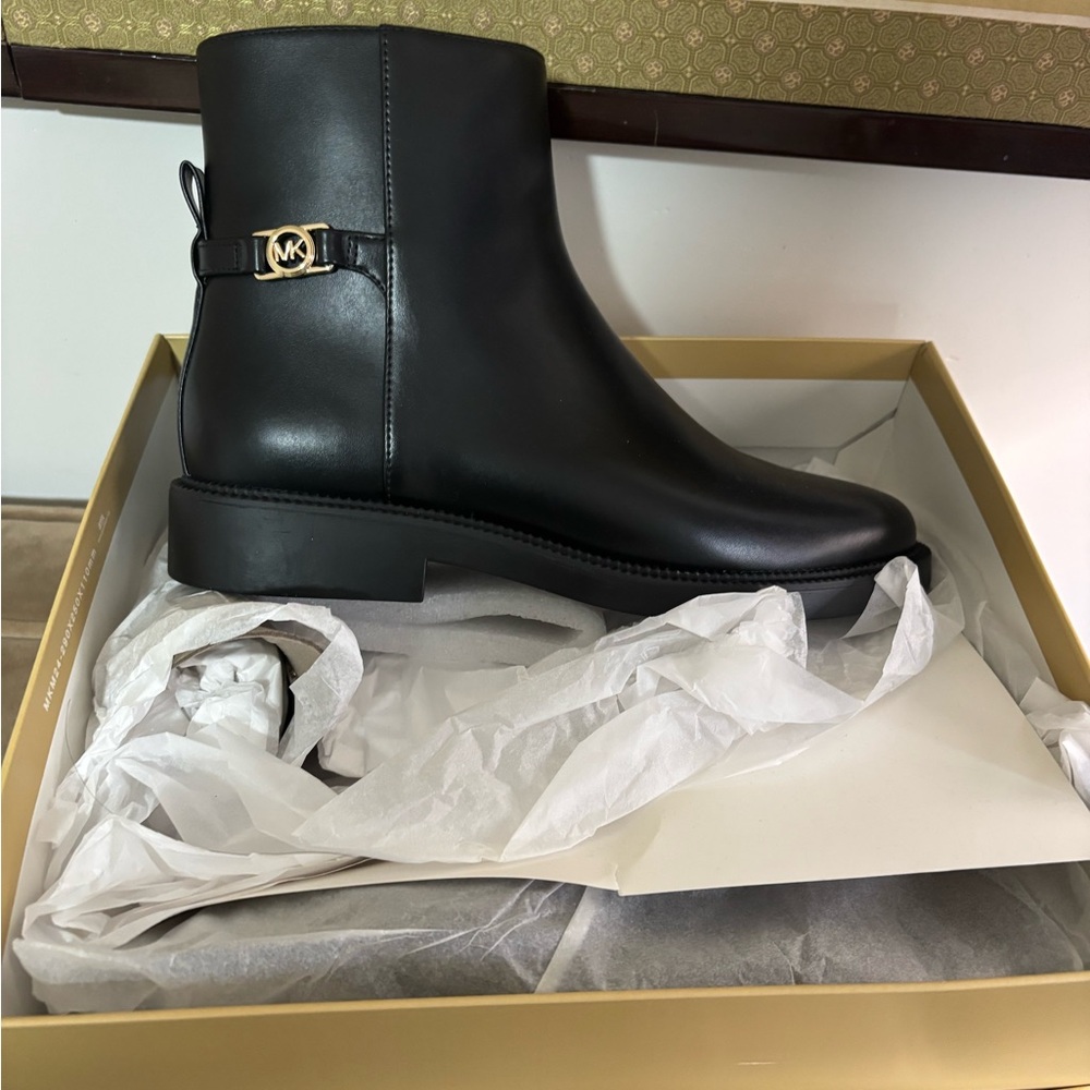 Michael Kors Elegant Black Ankle Booties